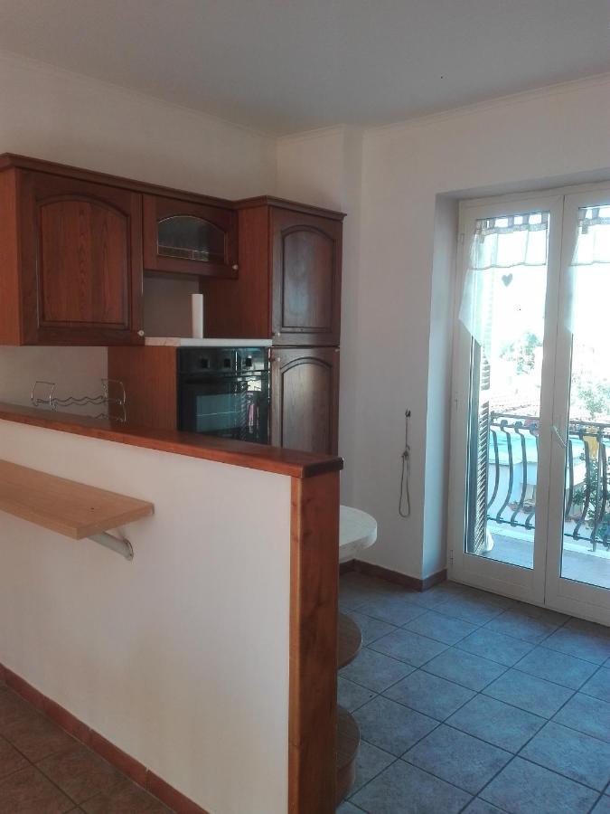 A Santy'S House 1Piano-No Lift-Shuttle A Pagamento-Raggiungibile A Piedi Aeroporto-Fermata Bus Fiera Di Roma A 3 Minuti-Air Condiz Ed Extra Bed For A Fee A Pagamento Apartment Fiumicino Bagian luar foto
